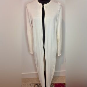 Eva Mendes Long Ivory Knit Cardigan – Elegant Minimalist – Size M